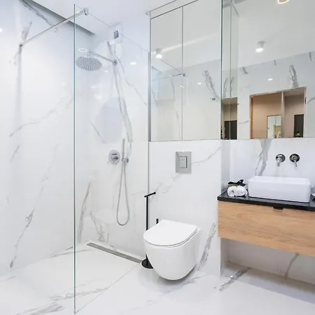 Olimpijska Elite4rent Z Panoramicznym Widokiem Na Jezioro I Przestronnymi Tarasami شقة