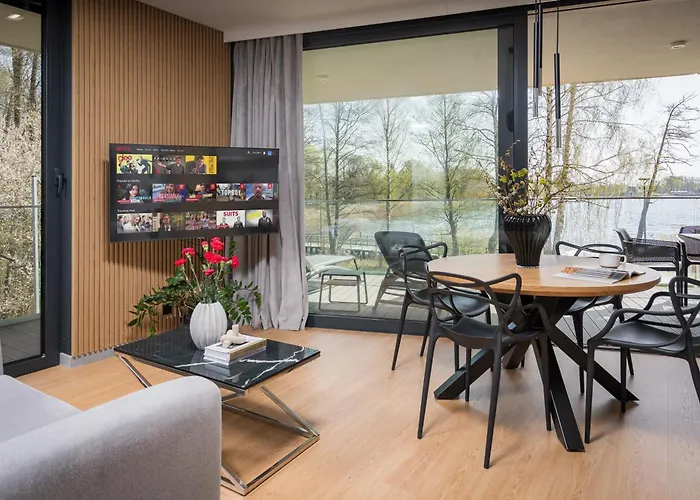 Olimpijska Elite4rent Z Panoramicznym Widokiem Na Jezioro I Przestronnymi Tarasami 奥尔什丁